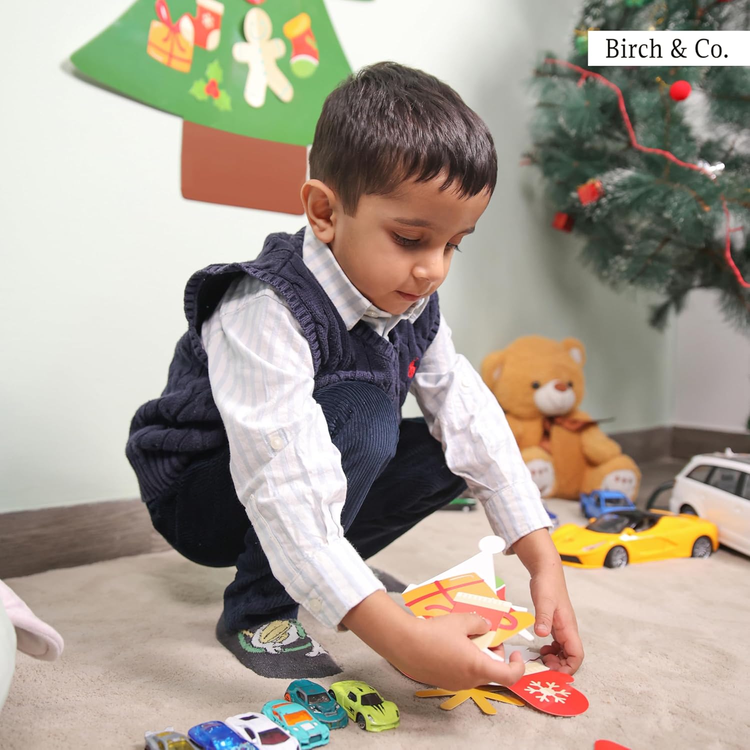 DIY Wall Hanging Xmas Tree with 26 Detachable Ornaments