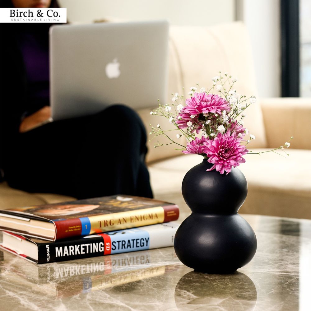 Black Peanut Vase